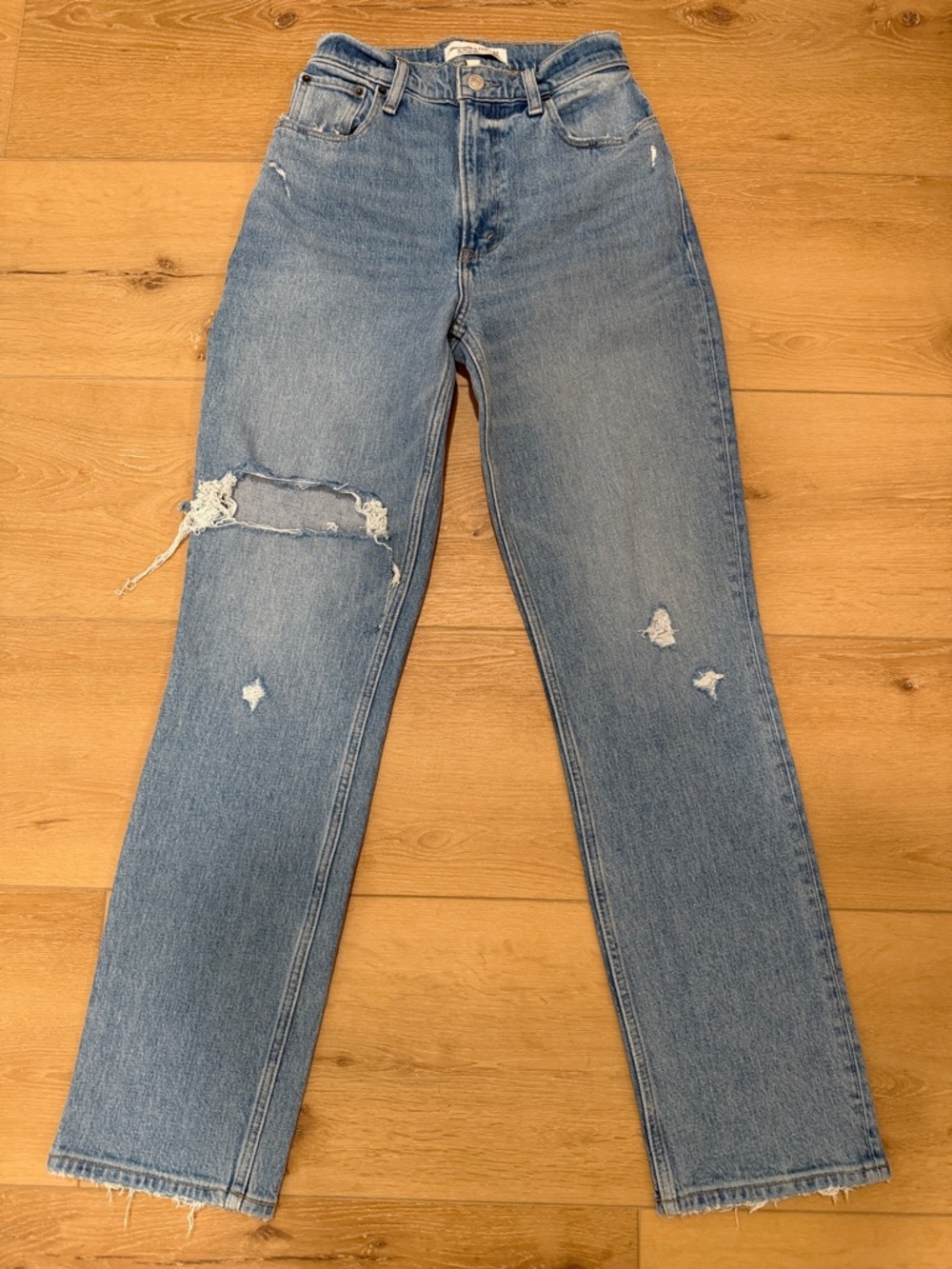 Abercrombie & Fitch The 90s Straight Ultra High Rise Distressed Curve Love Jeans